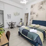 Vinros Milano Apartment